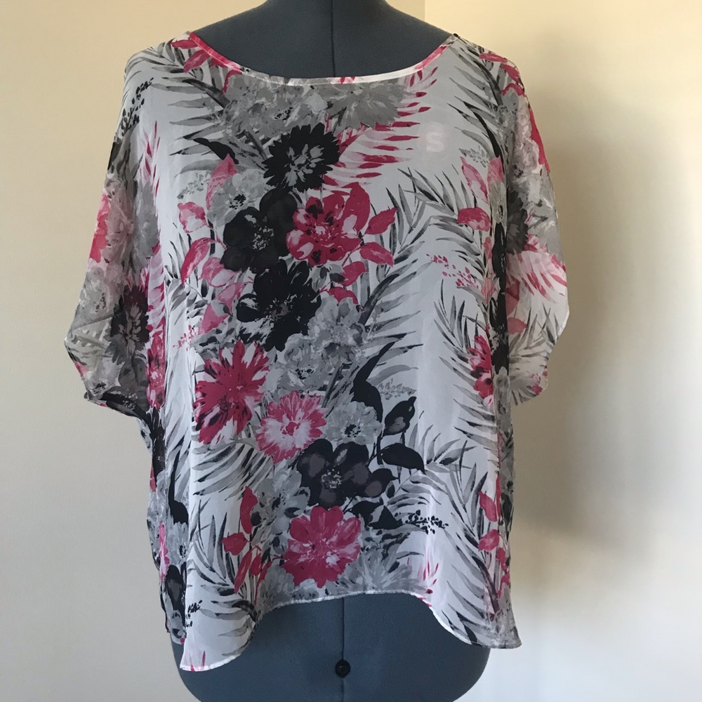 Torrid floral Sheer Top Size 1 - Picture 1 of 4